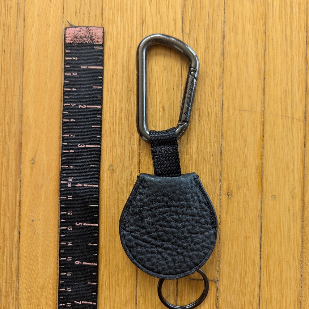 Black Lululemon Keychain Carabiner - Picture 3 of 3